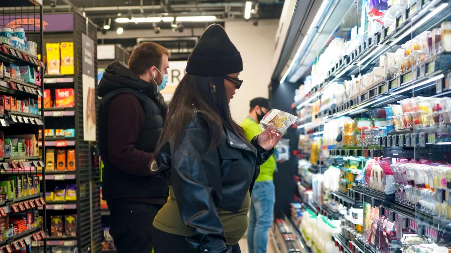 Amazon to Shut All 19 UK Grocery Stores