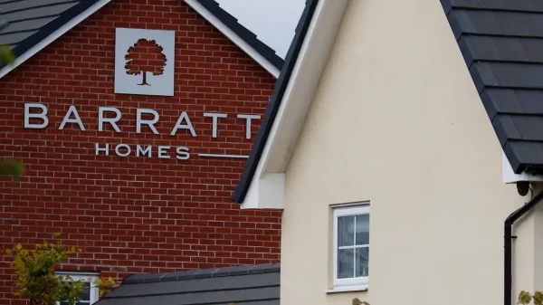 Barratt Redrow Warns of Budget Uncertainty