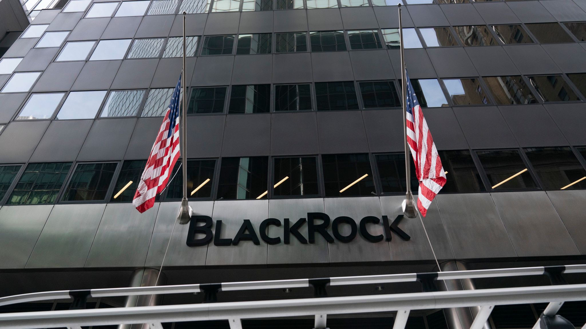 BlackRock to Pump £500m into UK Data Centres