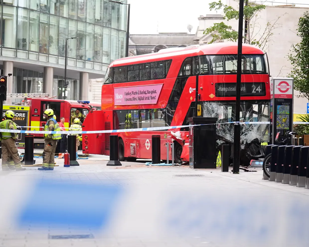 Fifteen Injured After No 24 Bus Crashes Near Victoria Station