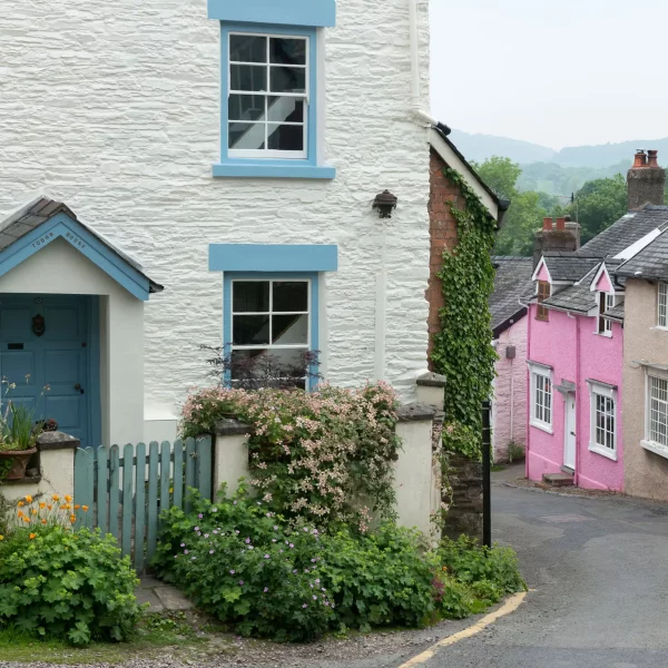 UK House Prices Reach Record £299331