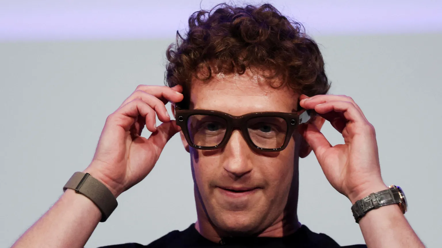 Meta Unveils New AI-Powered Smart Glasses