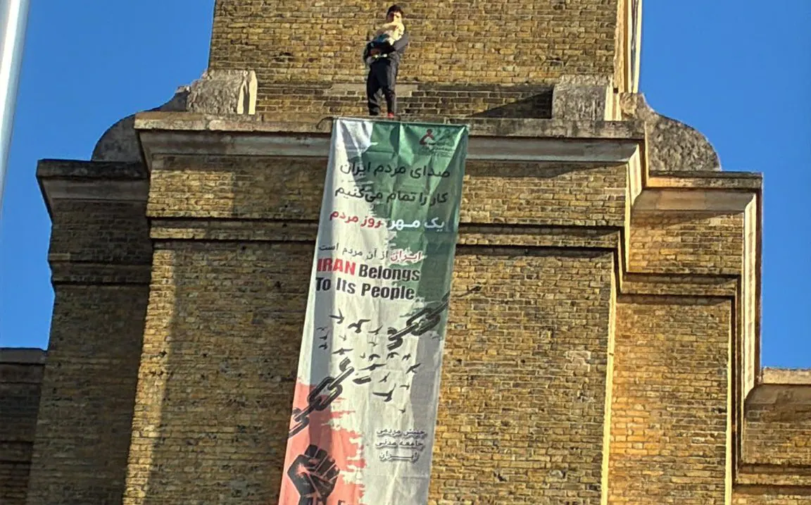 Protester Climbs King’s Cross Clock Tower With Dog in Anti-Iran Demonstration