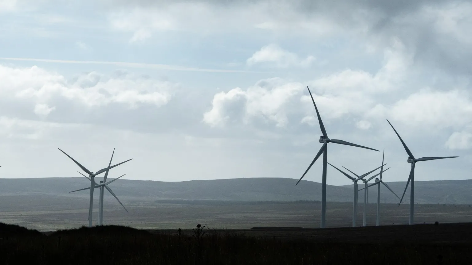 Renewable energy plan could cut bills and boost investment