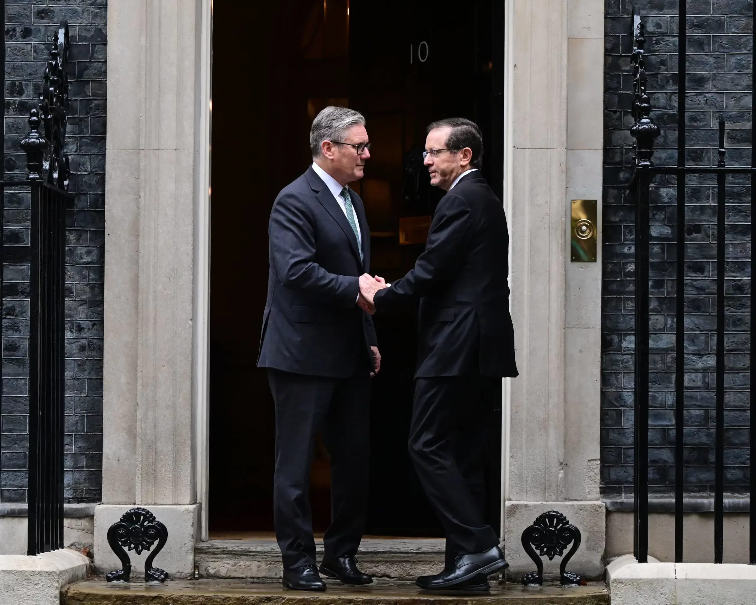 Starmer and Herzog in ‘Tough’ Meeting Over Gaza