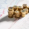 UK Borrowing Costs Reach 26-Year High as Pound Weakens