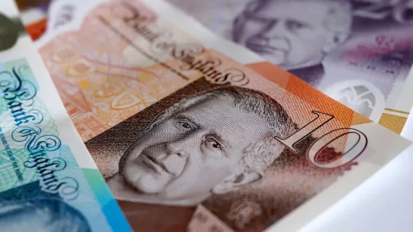 UK Pension Savers Warned Against Withdrawing Cash Amid Budget Rumours