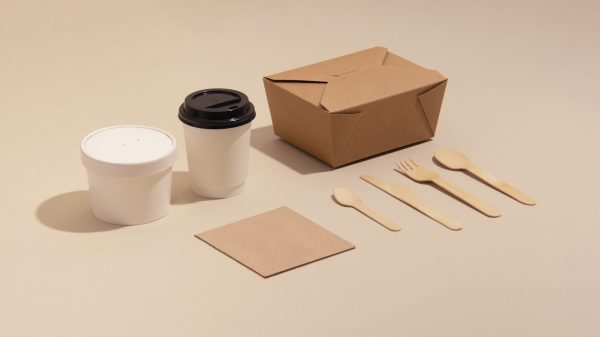 Disposable packaging for restaurant takeaways
